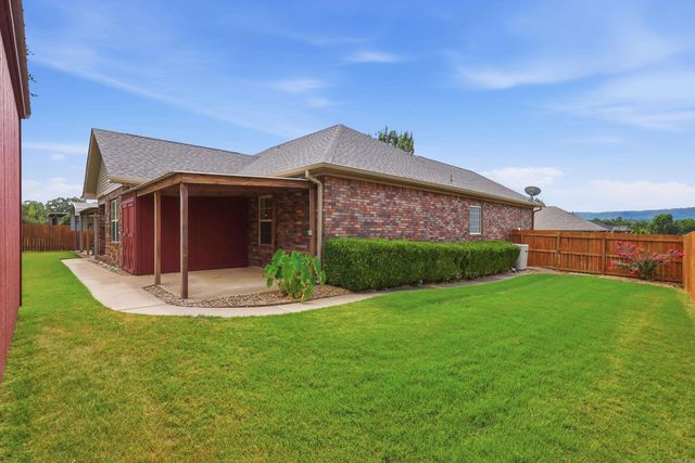 105 Wolfhowl Lane, Hot Springs, AR 71913
