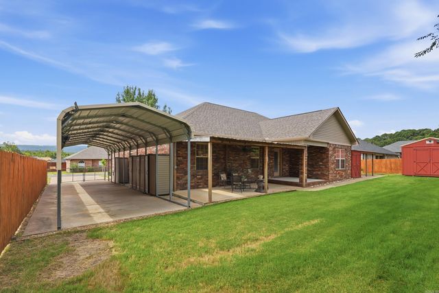105 Wolfhowl Lane, Hot Springs, AR 71913