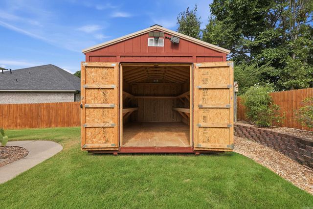 105 Wolfhowl Lane, Hot Springs, AR 71913
