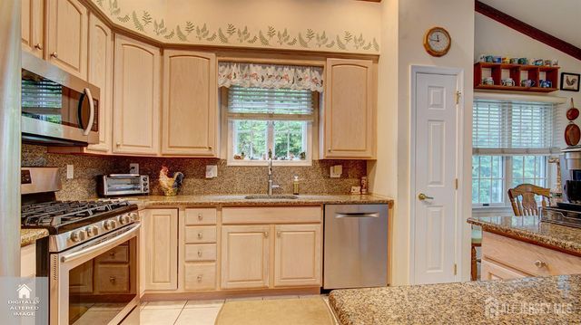 1 Kingston Court, Monroe, NJ 08831