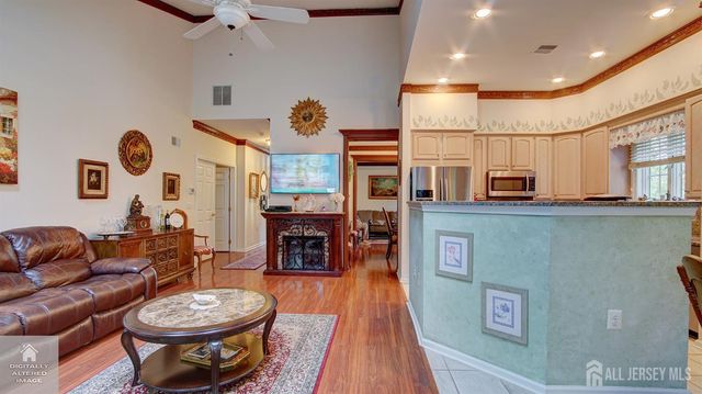 1 Kingston Court, Monroe, NJ 08831