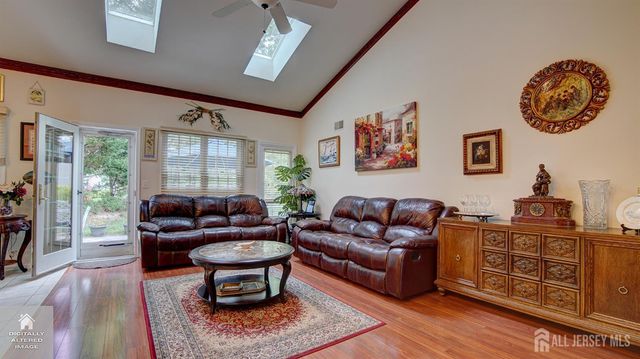 1 Kingston Court, Monroe, NJ 08831