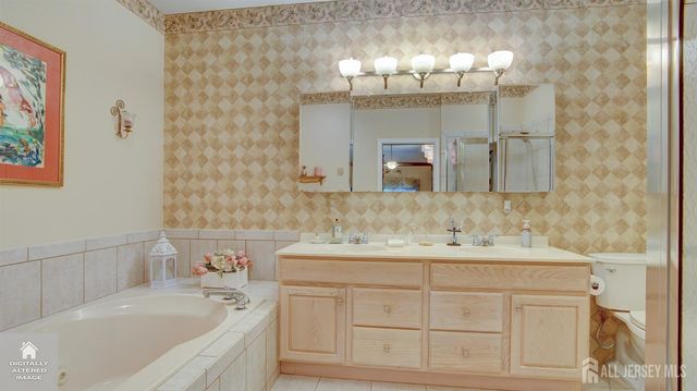 1 Kingston Court, Monroe, NJ 08831