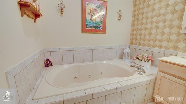 1 Kingston Court, Monroe, NJ 08831