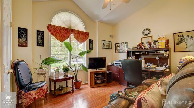 1 Kingston Court, Monroe, NJ 08831