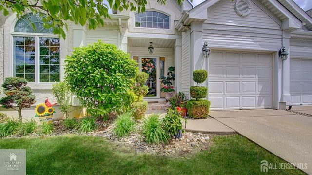 1 Kingston Court, Monroe, NJ 08831