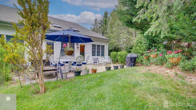1 Kingston Court, Monroe, NJ 08831