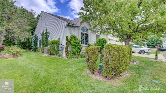 1 Kingston Court, Monroe, NJ 08831