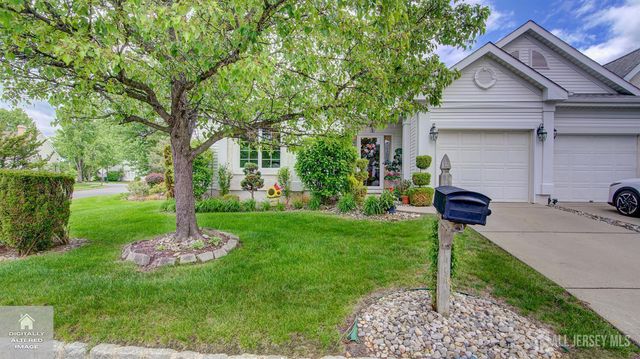 1 Kingston Court, Monroe, NJ 08831