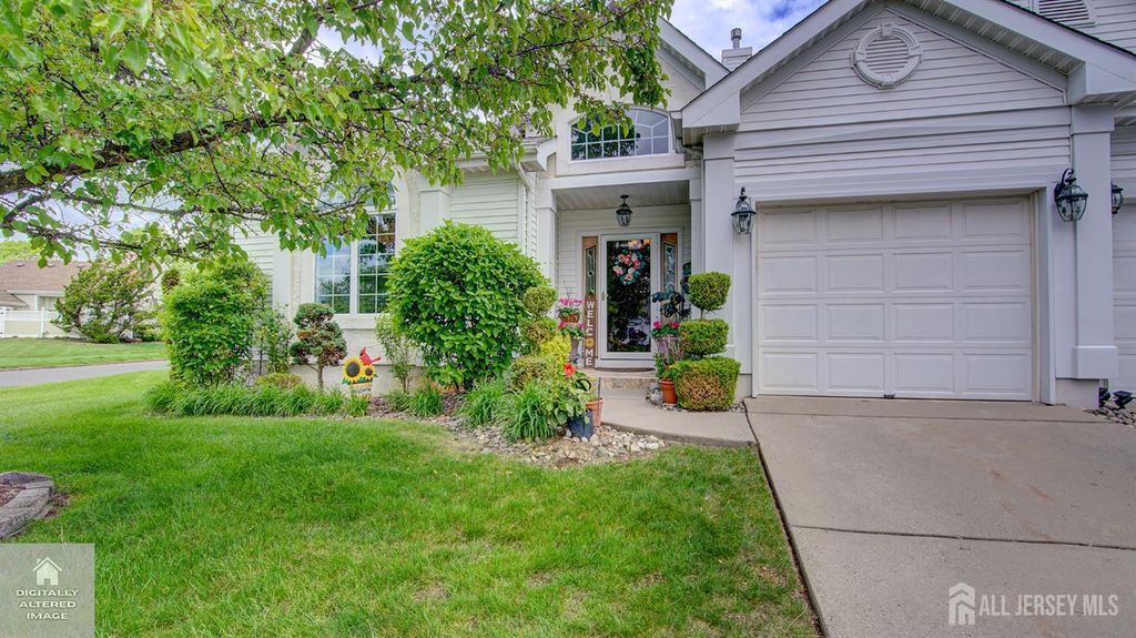 1 Kingston Court, Monroe, NJ 08831