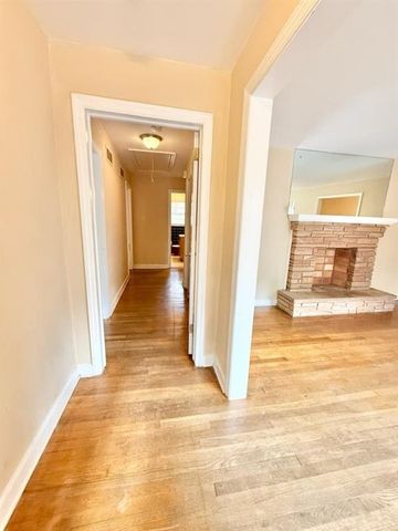 2076 Azalea Circle, Decatur, GA 30033