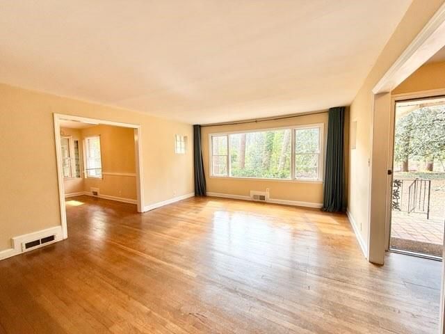 2076 Azalea Circle, Decatur, GA 30033