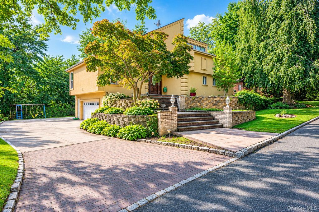 150 Mimosa Drive, Roslyn, NY 11576 — exterior
