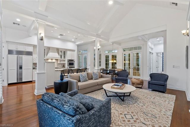 1551 Gulf Shore BLVD S, Naples, FL 34102