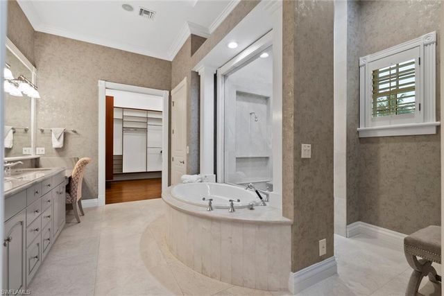 1551 Gulf Shore BLVD S, Naples, FL 34102