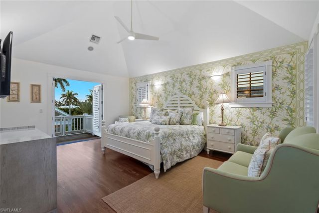 1551 Gulf Shore BLVD S, Naples, FL 34102