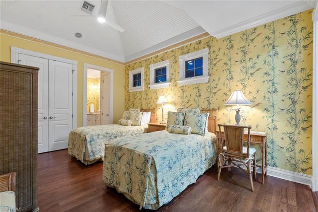 1551 Gulf Shore BLVD S, Naples, FL 34102