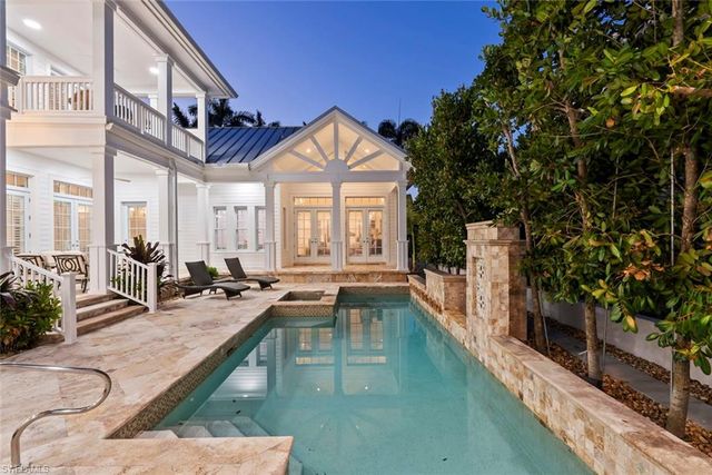 1551 Gulf Shore BLVD S, Naples, FL 34102