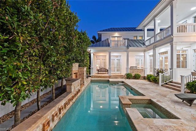 1551 Gulf Shore BLVD S, Naples, FL 34102