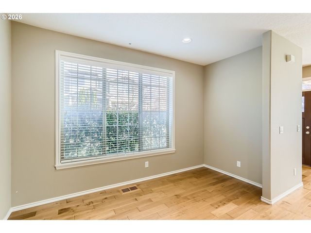 16159 Nw CENTINE Ln, Portland, OR 97229