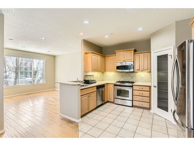 16159 Nw CENTINE Ln, Portland, OR 97229