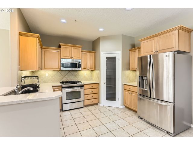 16159 Nw CENTINE Ln, Portland, OR 97229