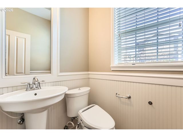16159 Nw CENTINE Ln, Portland, OR 97229