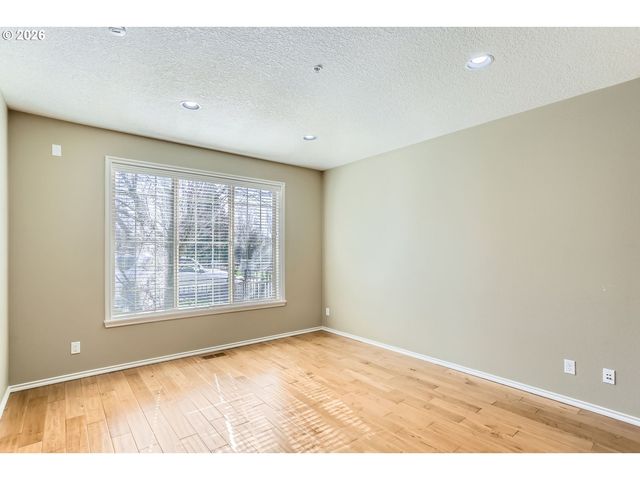 16159 Nw CENTINE Ln, Portland, OR 97229