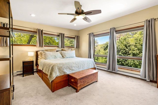 1530 Fairhaven BOULEVARD, Elm Grove, WI 53122