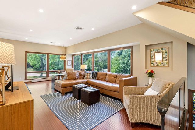 1530 Fairhaven BOULEVARD, Elm Grove, WI 53122