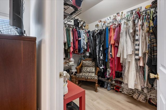 5877 N Central Avenue, Chicago, IL 60646