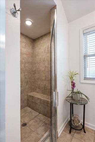 5877 N Central Avenue, Chicago, IL 60646