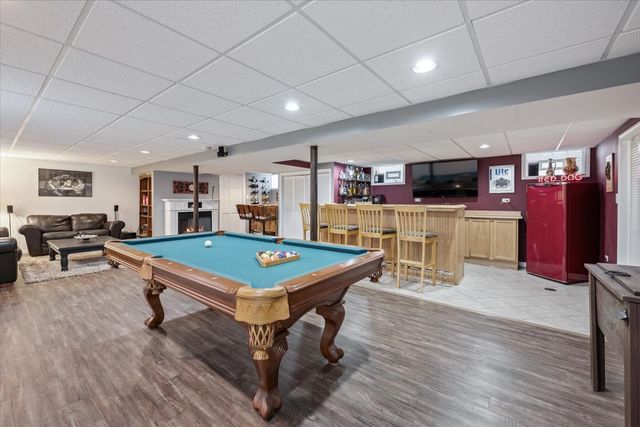 5877 N Central Avenue, Chicago, IL 60646