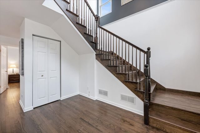 5877 N Central Avenue, Chicago, IL 60646