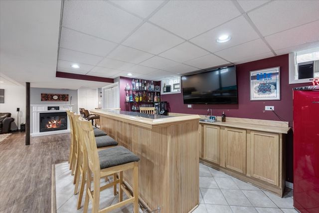 5877 N Central Avenue, Chicago, IL 60646