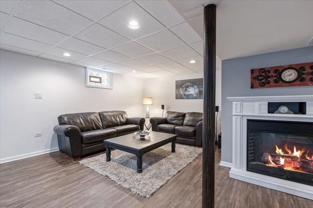 5877 N Central Avenue, Chicago, IL 60646