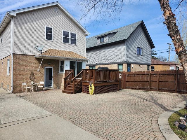 5877 N Central Avenue, Chicago, IL 60646