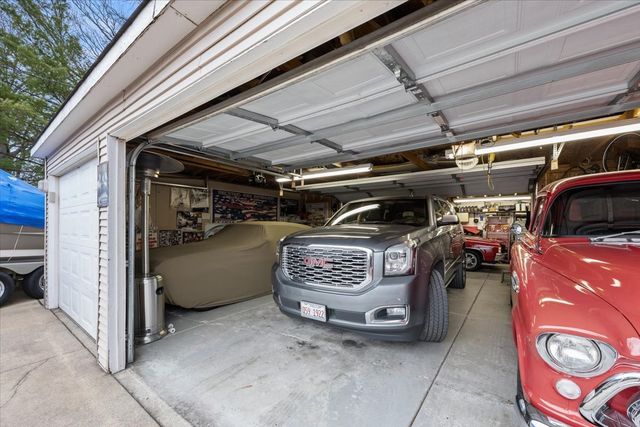 5877 N Central Avenue, Chicago, IL 60646