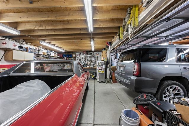 5877 N Central Avenue, Chicago, IL 60646