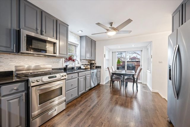 5877 N Central Avenue, Chicago, IL 60646