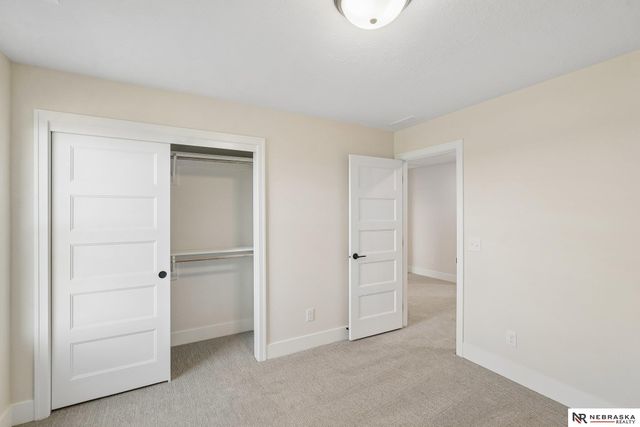 3806 Prairie Breeze Road, Lincoln, NE 68516