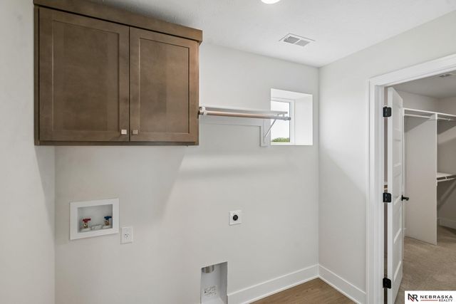 3806 Prairie Breeze Road, Lincoln, NE 68516