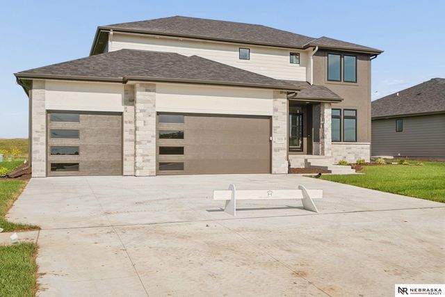 3806 Prairie Breeze Road, Lincoln, NE 68516