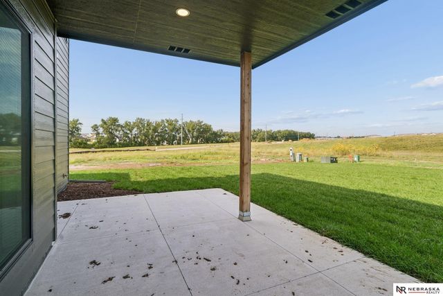 3806 Prairie Breeze Road, Lincoln, NE 68516