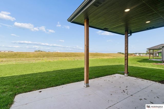 3806 Prairie Breeze Road, Lincoln, NE 68516