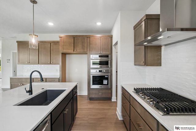 3806 Prairie Breeze Road, Lincoln, NE 68516