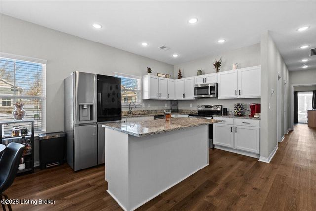 831 Rosemary Ln, La Grange, KY 40031