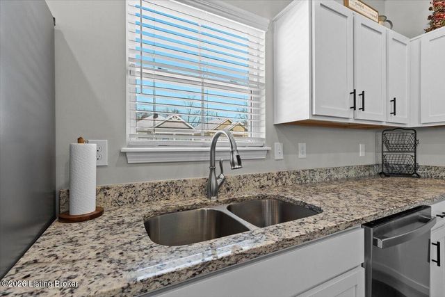 831 Rosemary Ln, La Grange, KY 40031