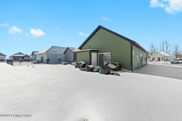 831 Rosemary Ln, La Grange, KY 40031