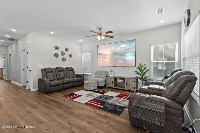 831 Rosemary Ln, La Grange, KY 40031